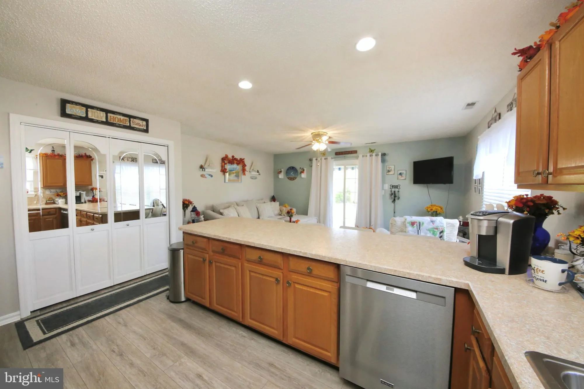 Property Slideshow image 12 of 27 | 617 saint vincent ct, Williamstown, NJ, 08094