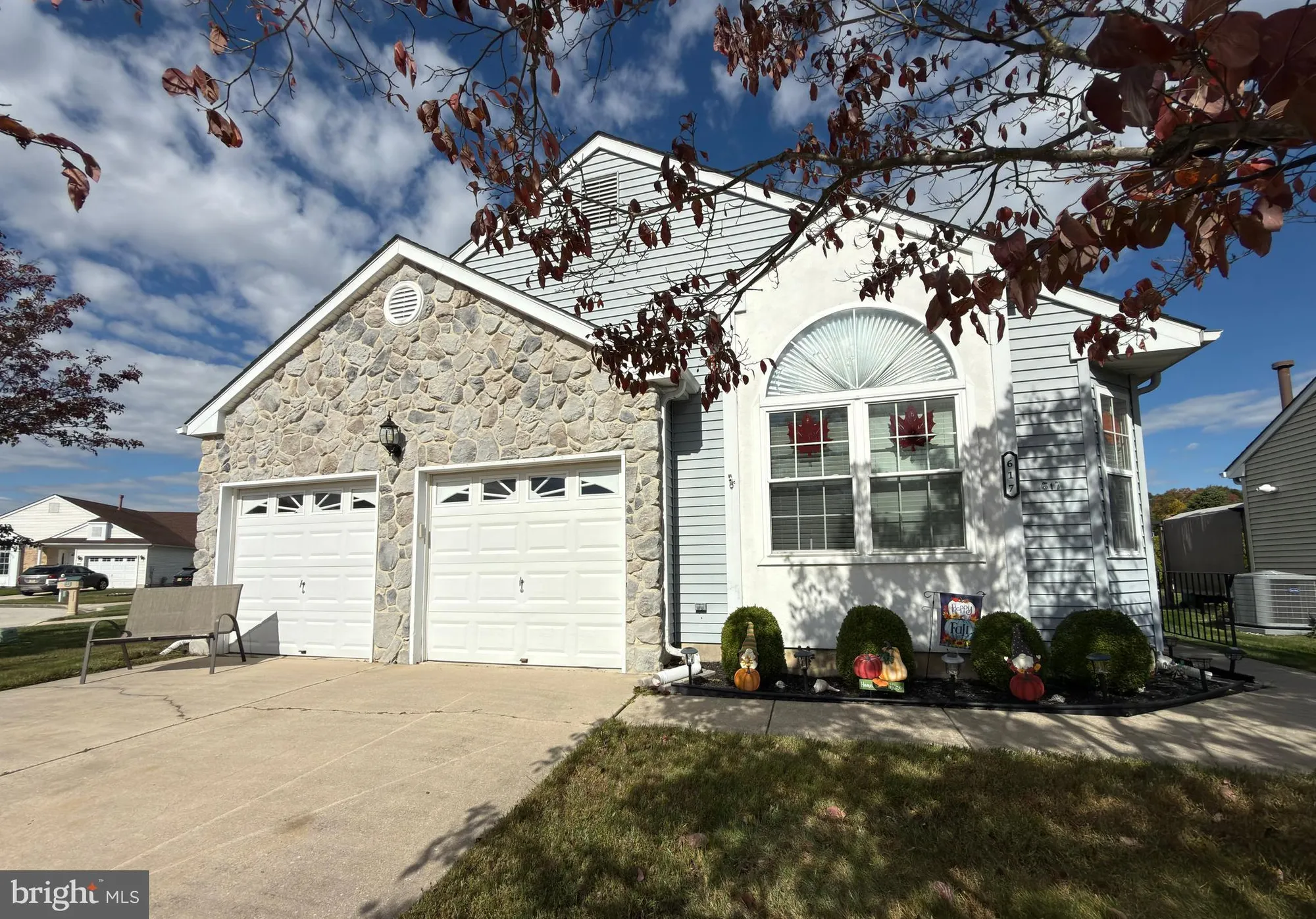 Property Slideshow image 2 of 27 | 617 saint vincent ct, Williamstown, NJ, 08094
