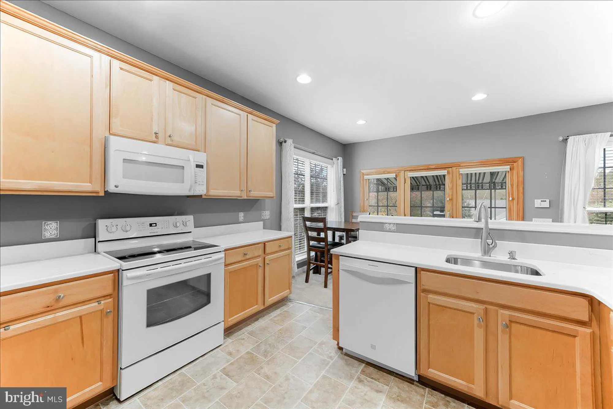Property Slideshow image 3 of 35 | 622 martin dr, Avondale, PA, 19311