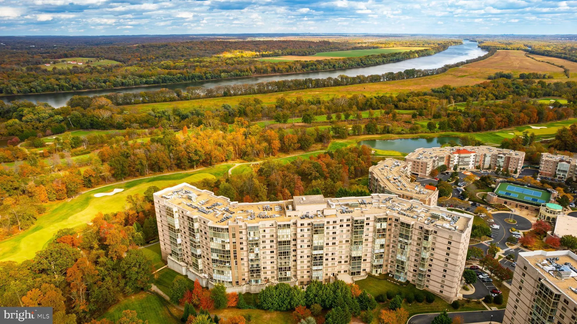 Property Slideshow image 33 of 42 | 19355 cypress ridge ter 114, Leesburg, VA, 20176