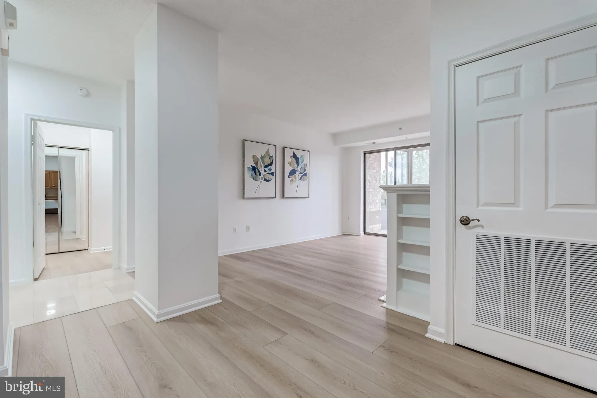Property Slideshow image 5 of 42 | 19355 cypress ridge ter 114, Leesburg, VA, 20176