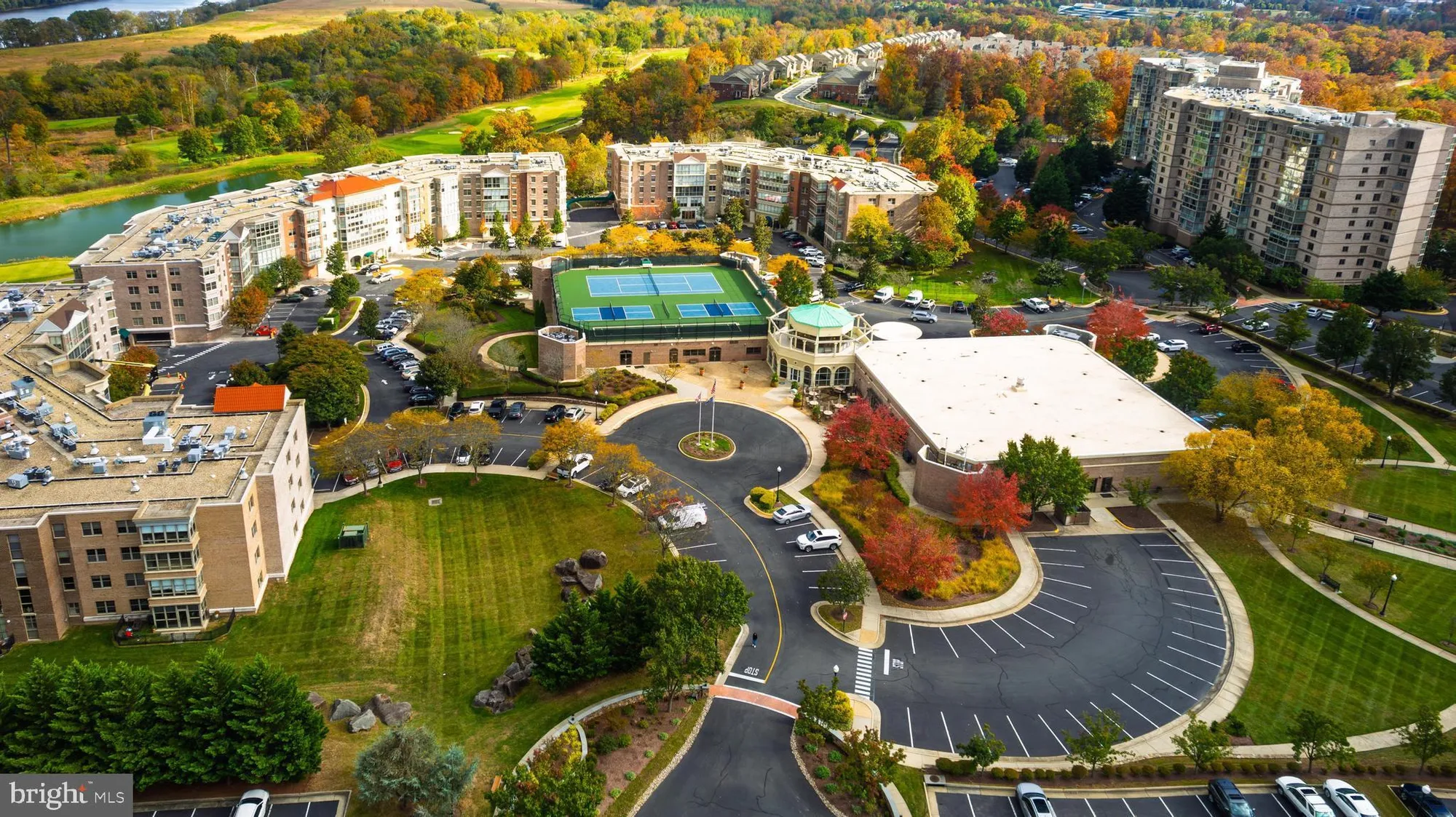 Property Slideshow image 35 of 42 | 19355 cypress ridge ter 114, Leesburg, VA, 20176