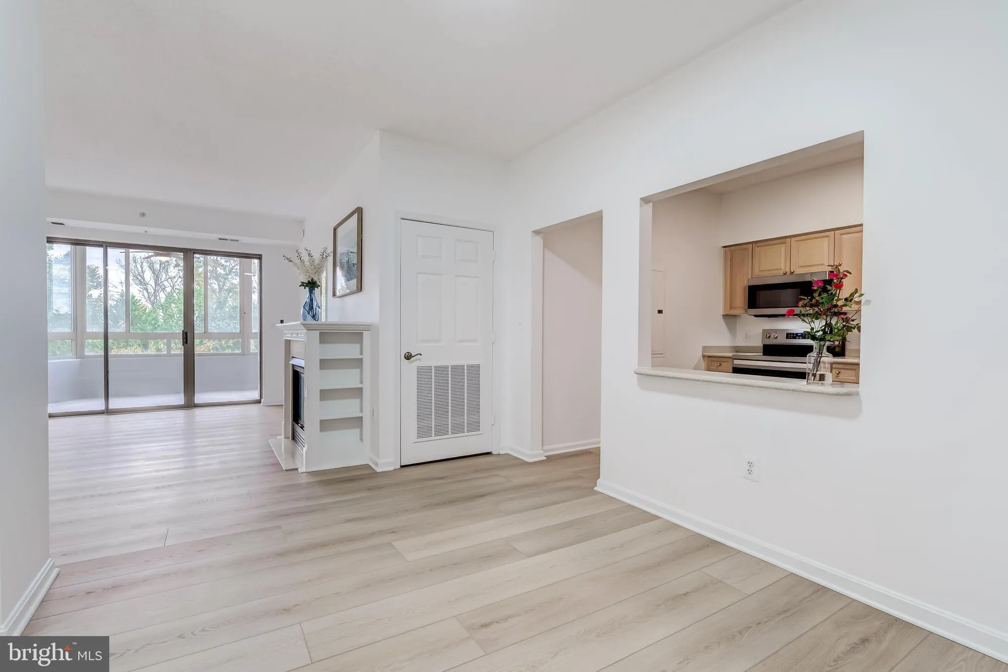 Property Slideshow image 10 of 42 | 19355 cypress ridge ter 114, Leesburg, VA, 20176