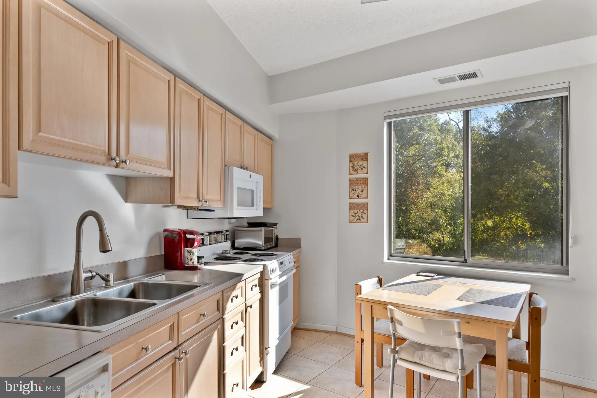 Property Slideshow image 6 of 30 | 2900 n leisure world blvd 301, Silver Spring, MD, 20906
