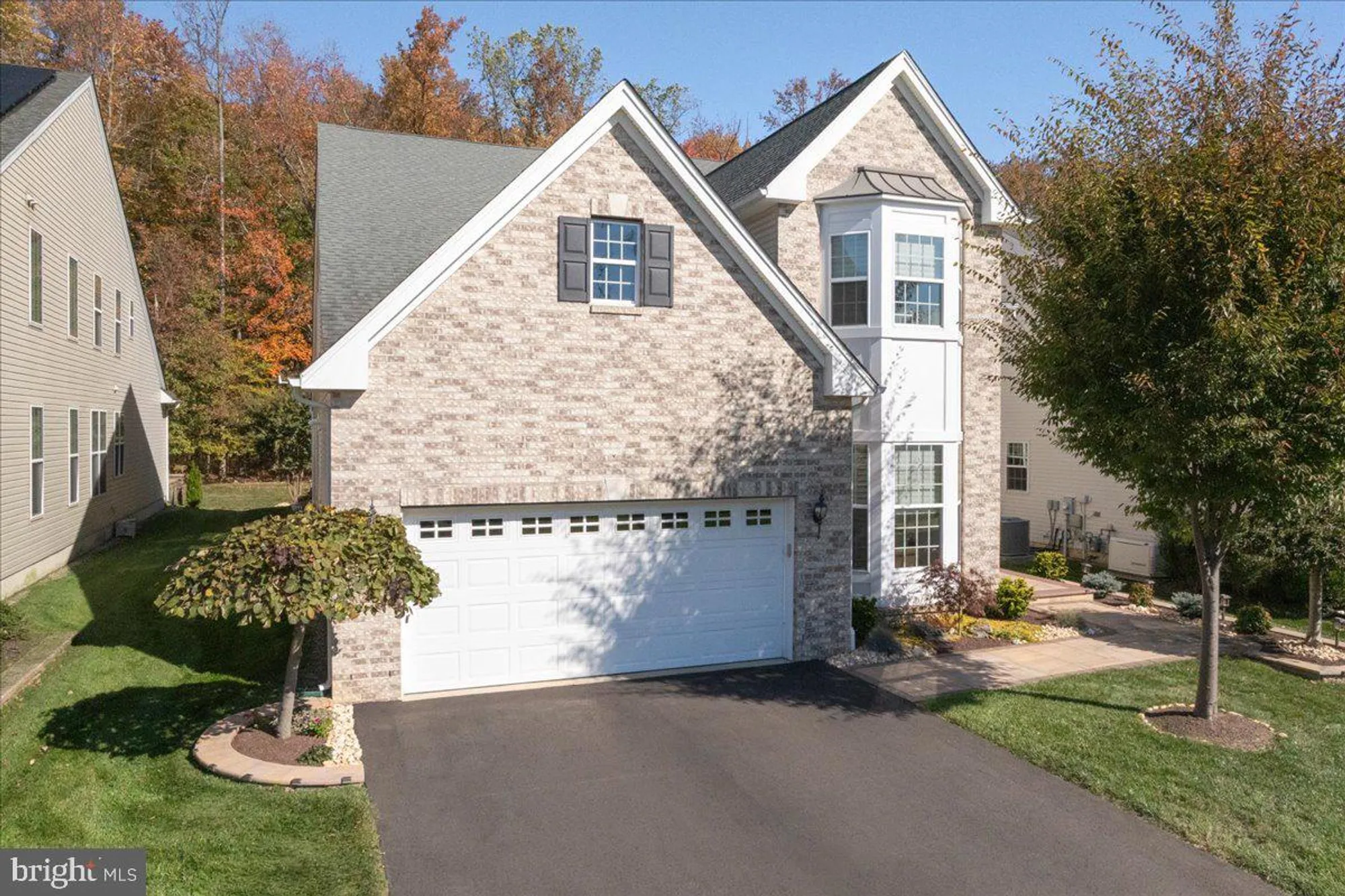 Property Slideshow image 1 of 13 | 20 bellingham dr, Kendall Park, NJ, 08824