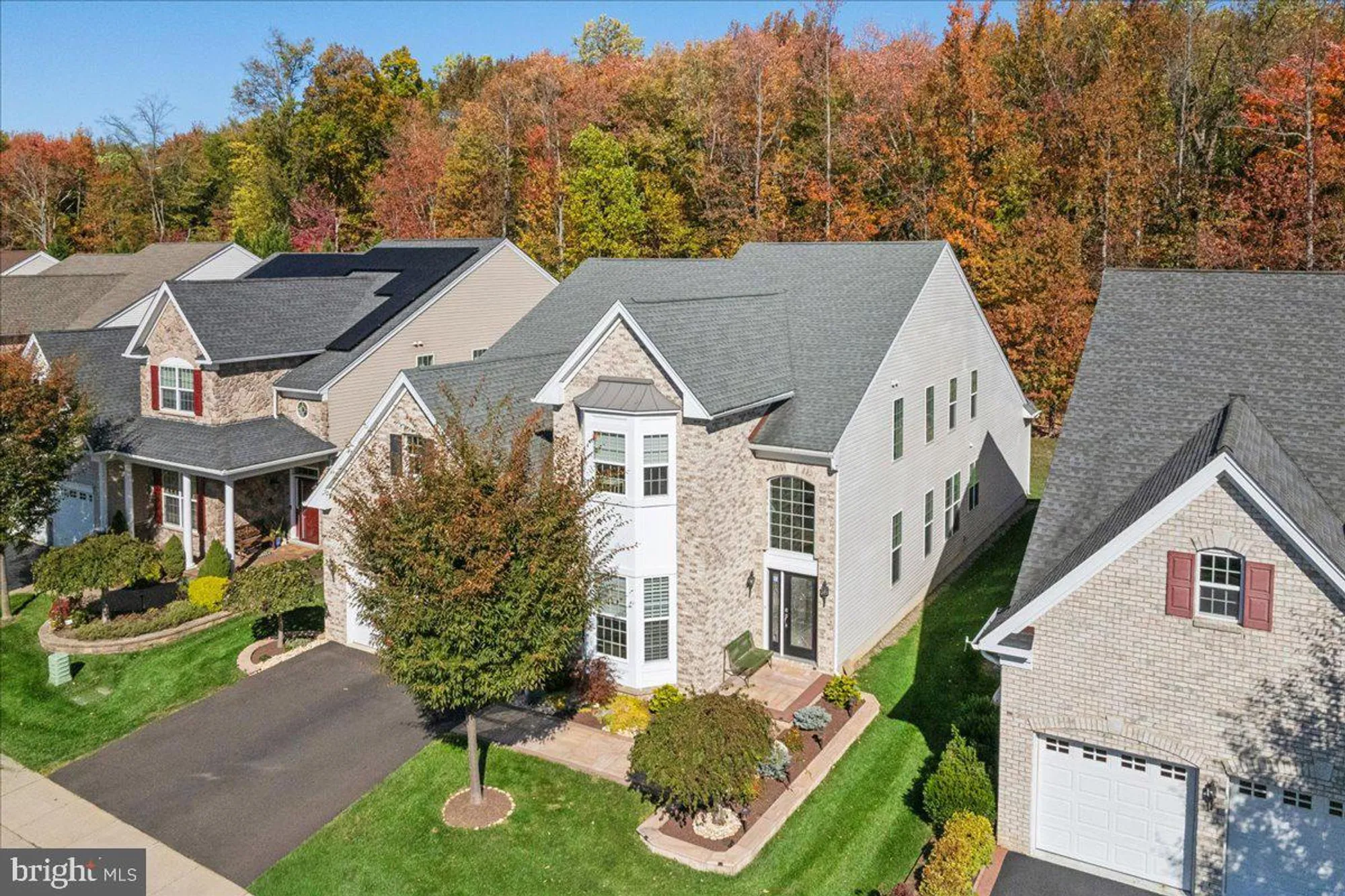 Property Slideshow image 5 of 13 | 20 bellingham dr, Kendall Park, NJ, 08824