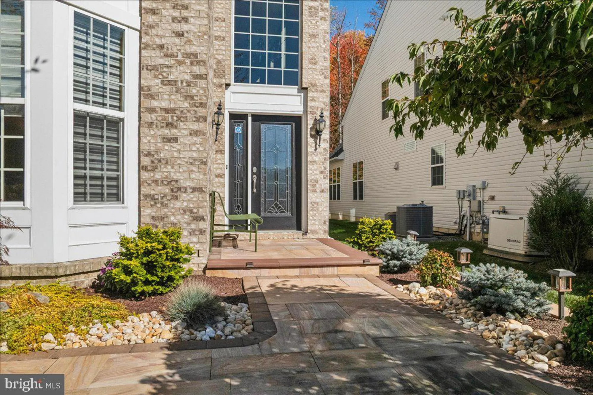 Property Slideshow image 4 of 13 | 20 bellingham dr, Kendall Park, NJ, 08824