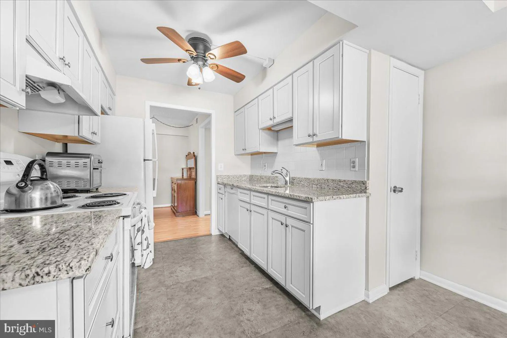 Property Slideshow image 7 of 37 | 15201 elkridge way 93-1f, Silver Spring, MD, 20906