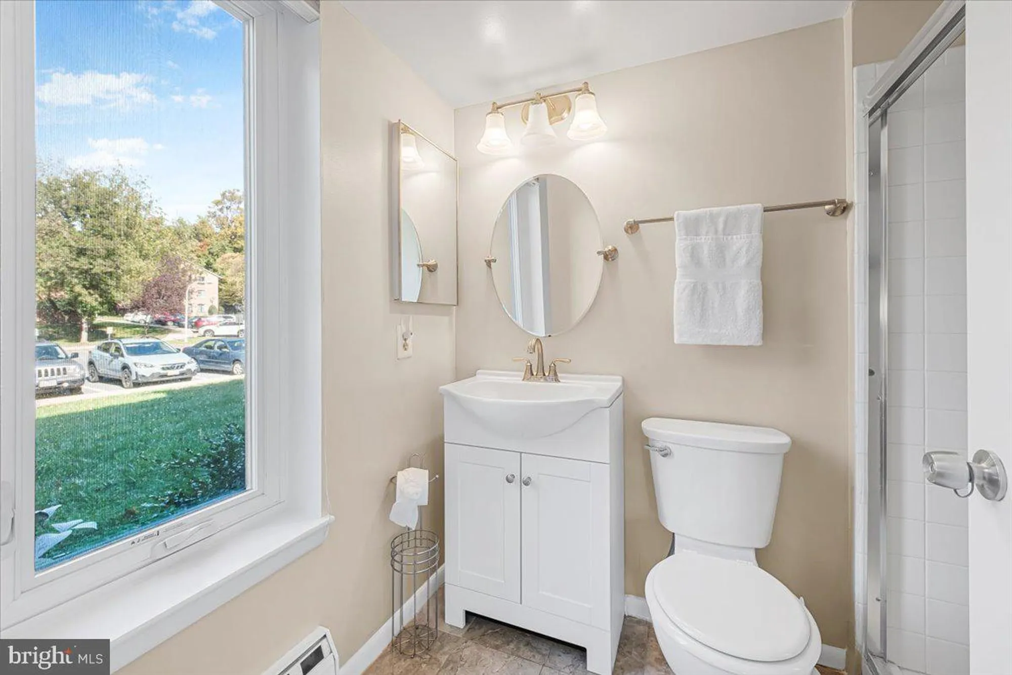 Property Slideshow image 20 of 37 | 15201 elkridge way 93-1f, Silver Spring, MD, 20906
