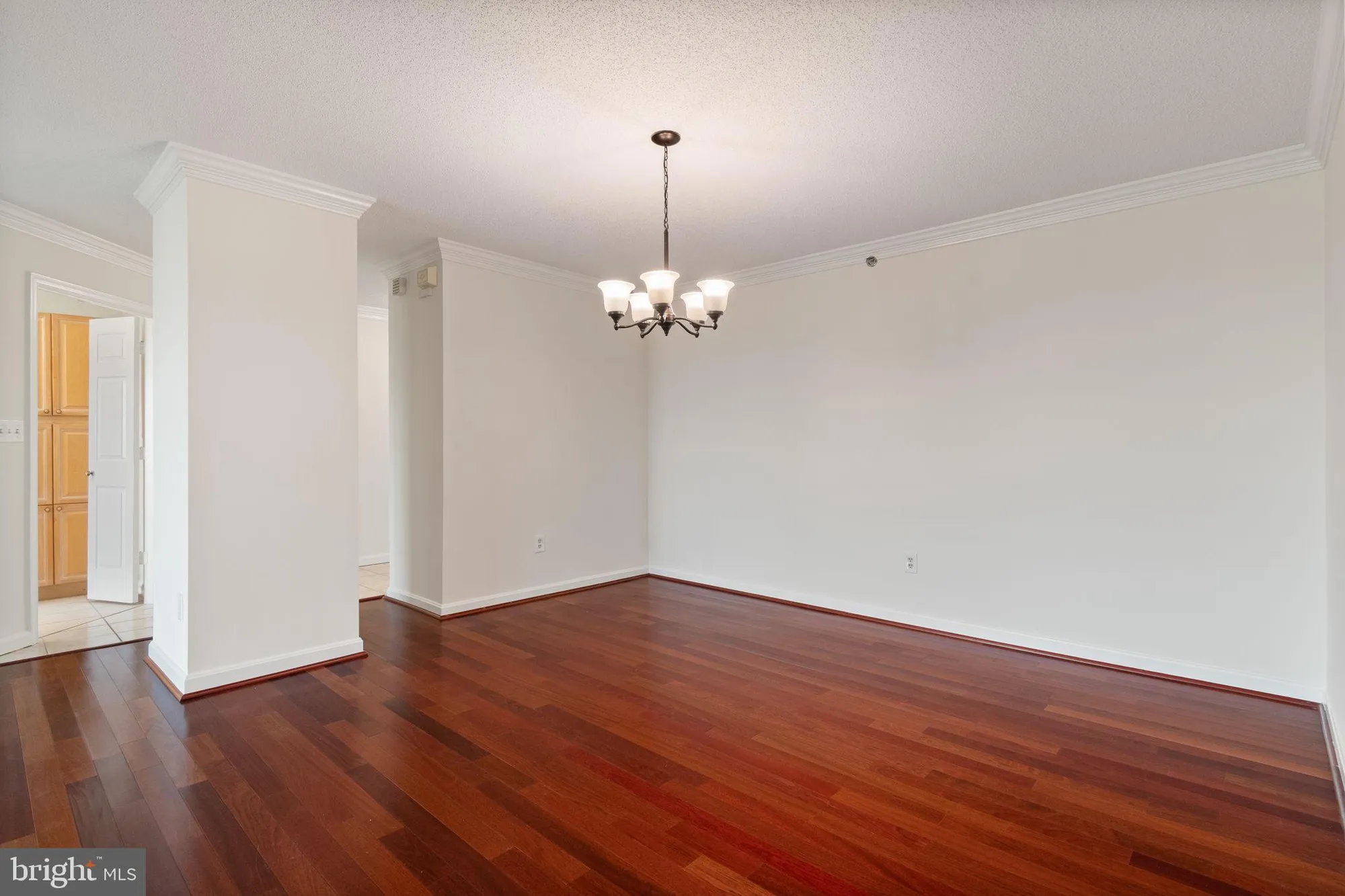 Property Slideshow image 15 of 46 | 19385 cypress ridge ter unit 415, Leesburg, VA, 20176