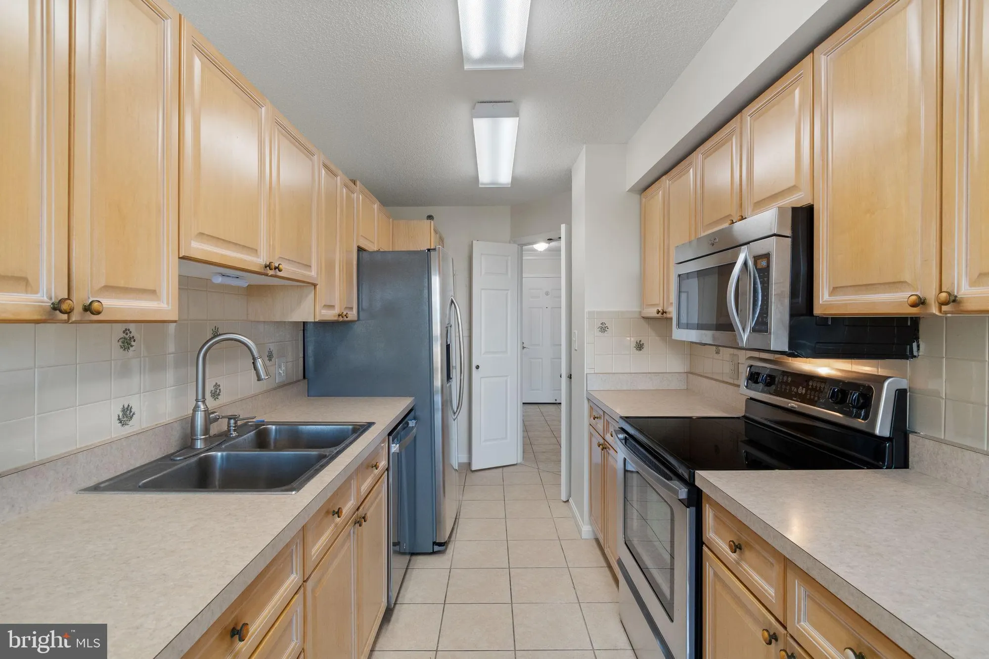 Property Slideshow image 26 of 46 | 19385 cypress ridge ter unit 415, Leesburg, VA, 20176