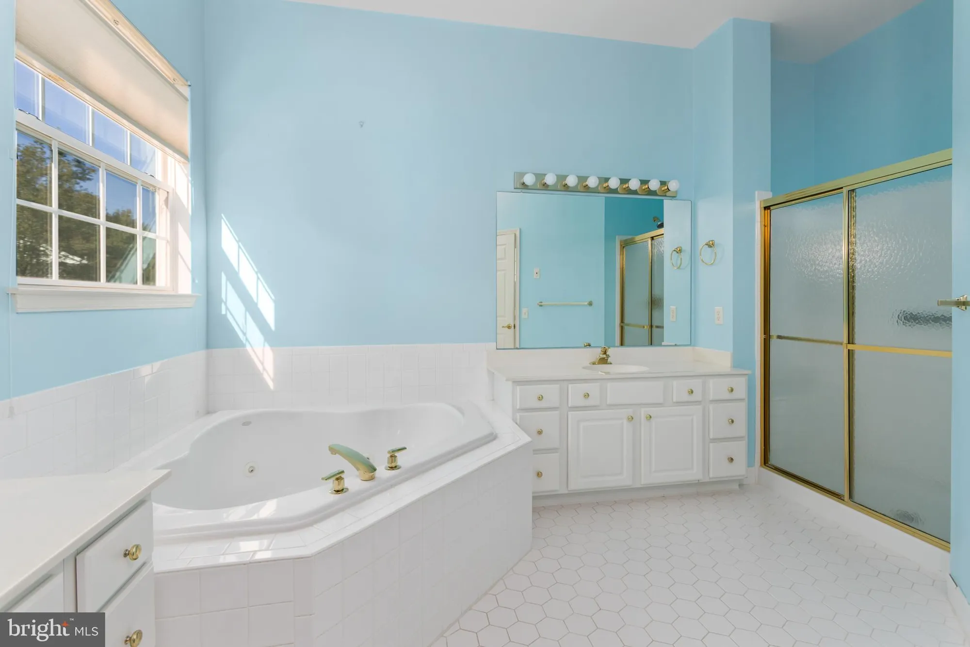 Property Slideshow image 20 of 33 | 33 bunker hill dr, Allentown, NJ, 08501