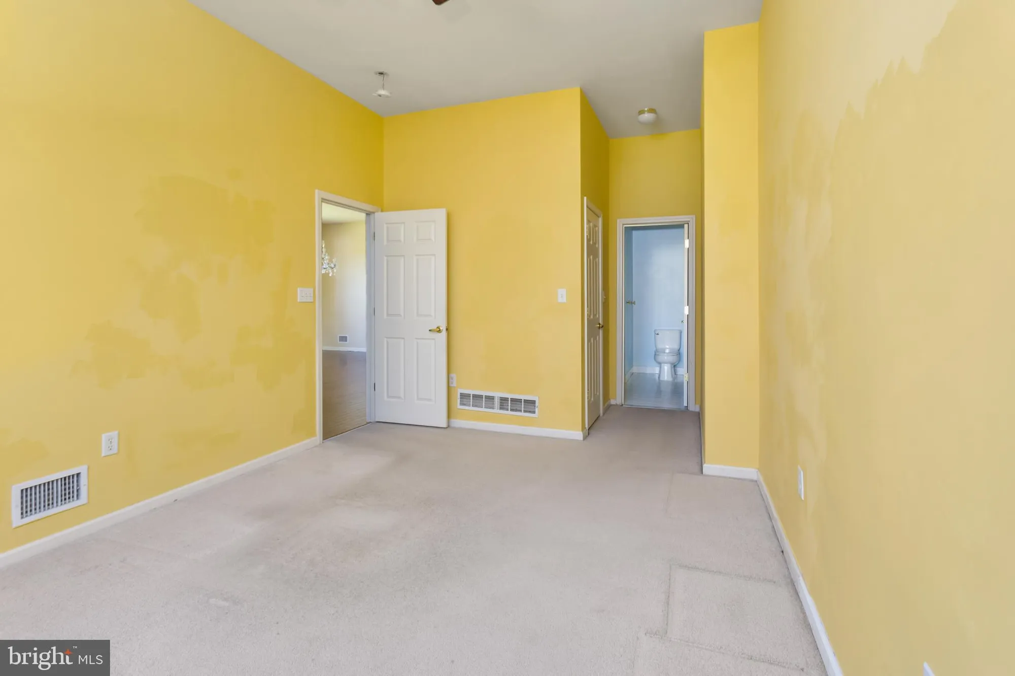 Property Slideshow image 23 of 33 | 33 bunker hill dr, Allentown, NJ, 08501
