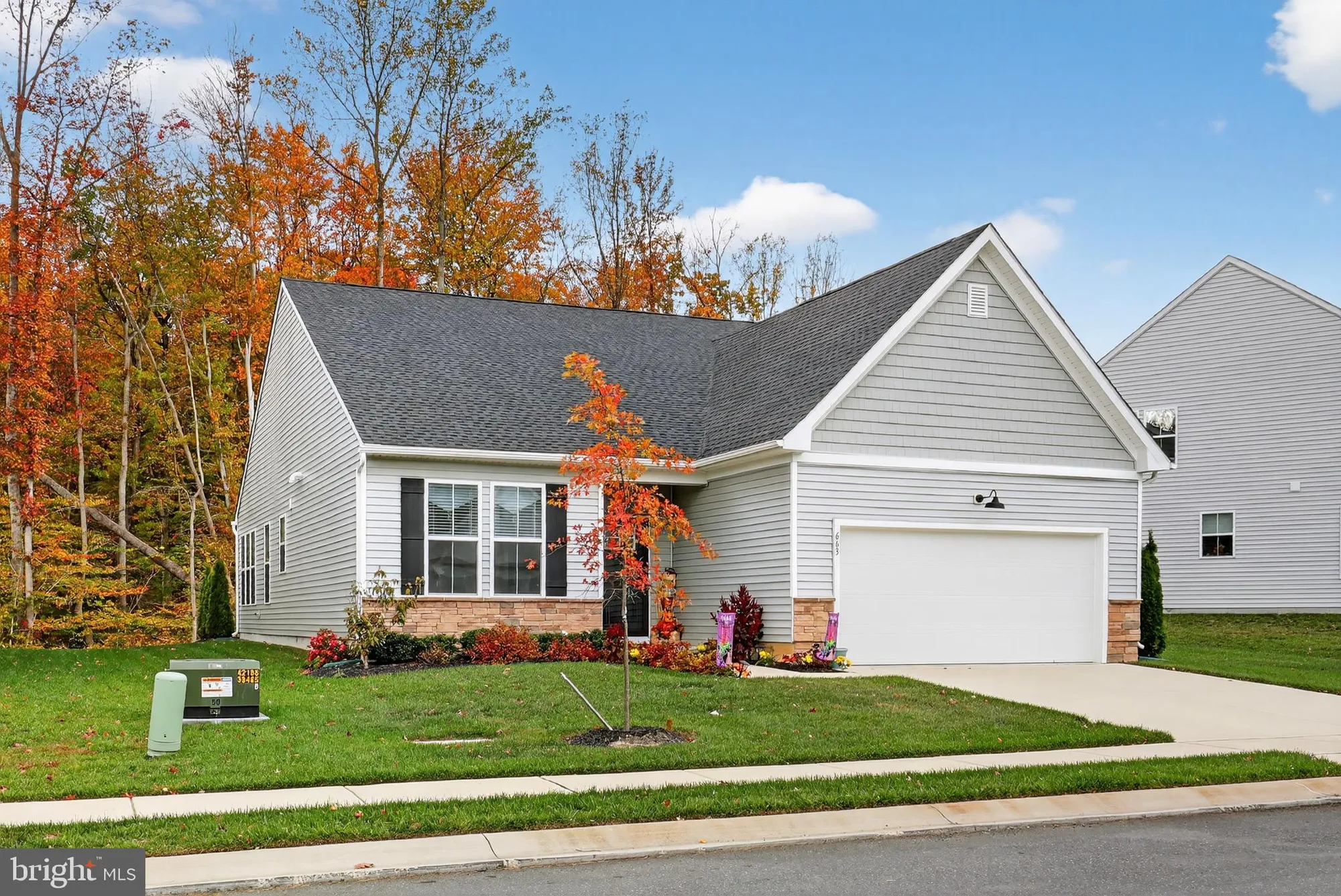 Property Slideshow image 1 of 14 | 663 mayfield falls dr, Newark, DE, 19702
