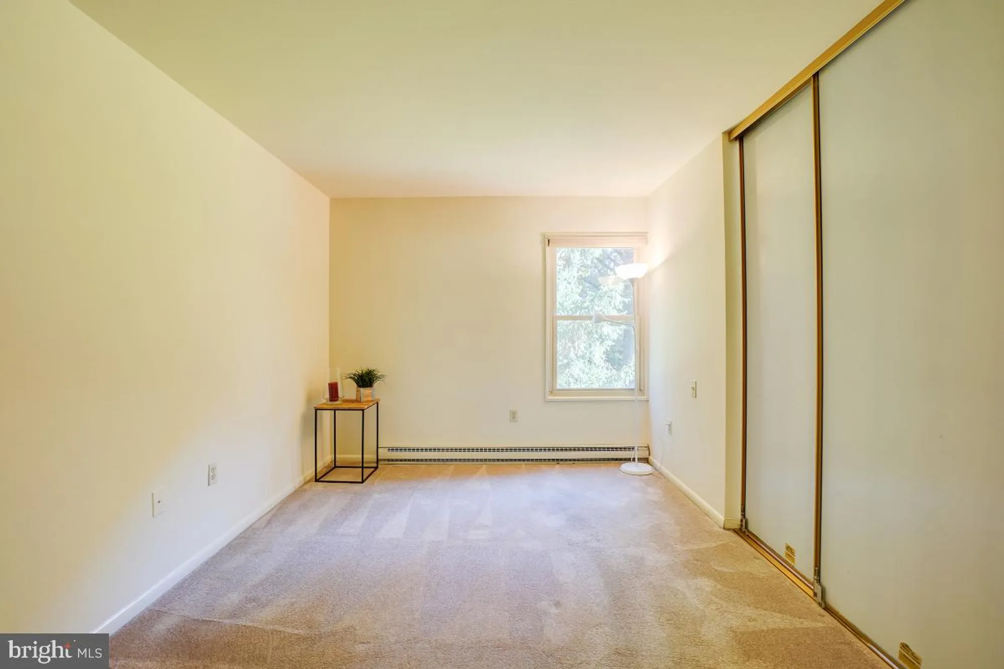 Property Slideshow image 4 of 10 | 3314 chiswick ct 62-1g, Silver Spring, MD, 20906