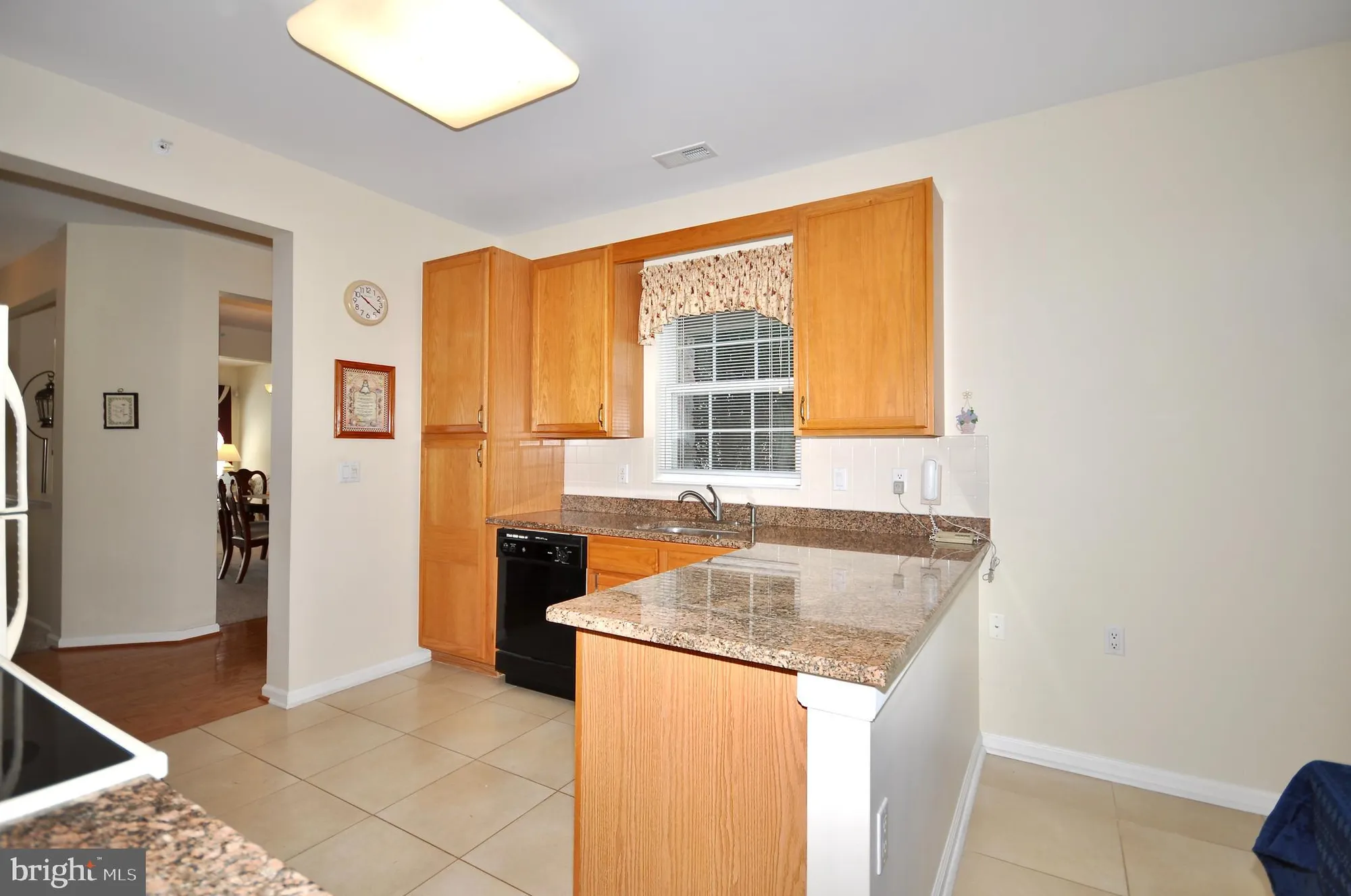 Property Slideshow image 11 of 30 | 753 s settlers cir, Warrington, PA, 18976