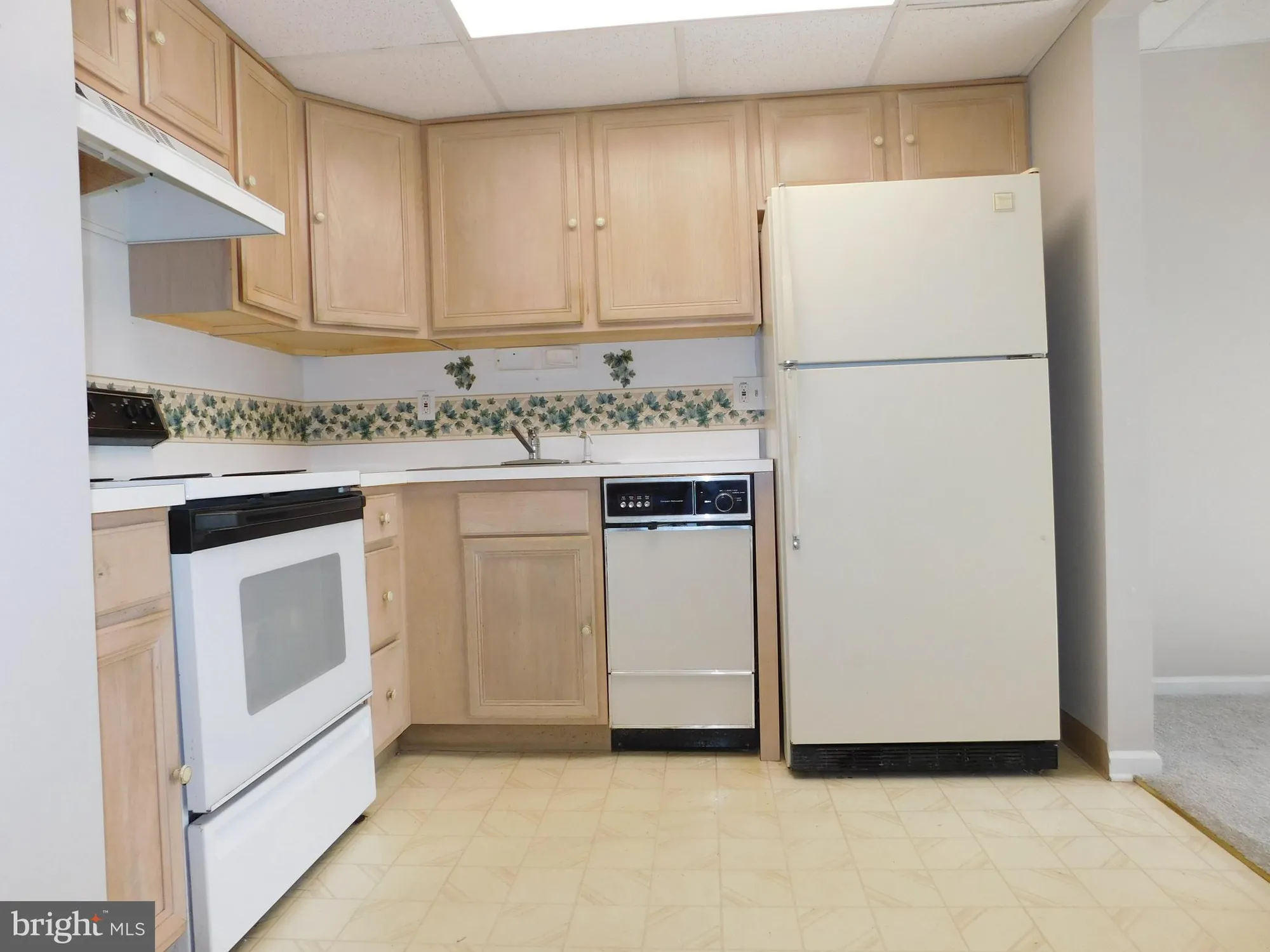 Property Slideshow image 5 of 16 | 4108 centennial sta 410, Warminster, PA, 18974
