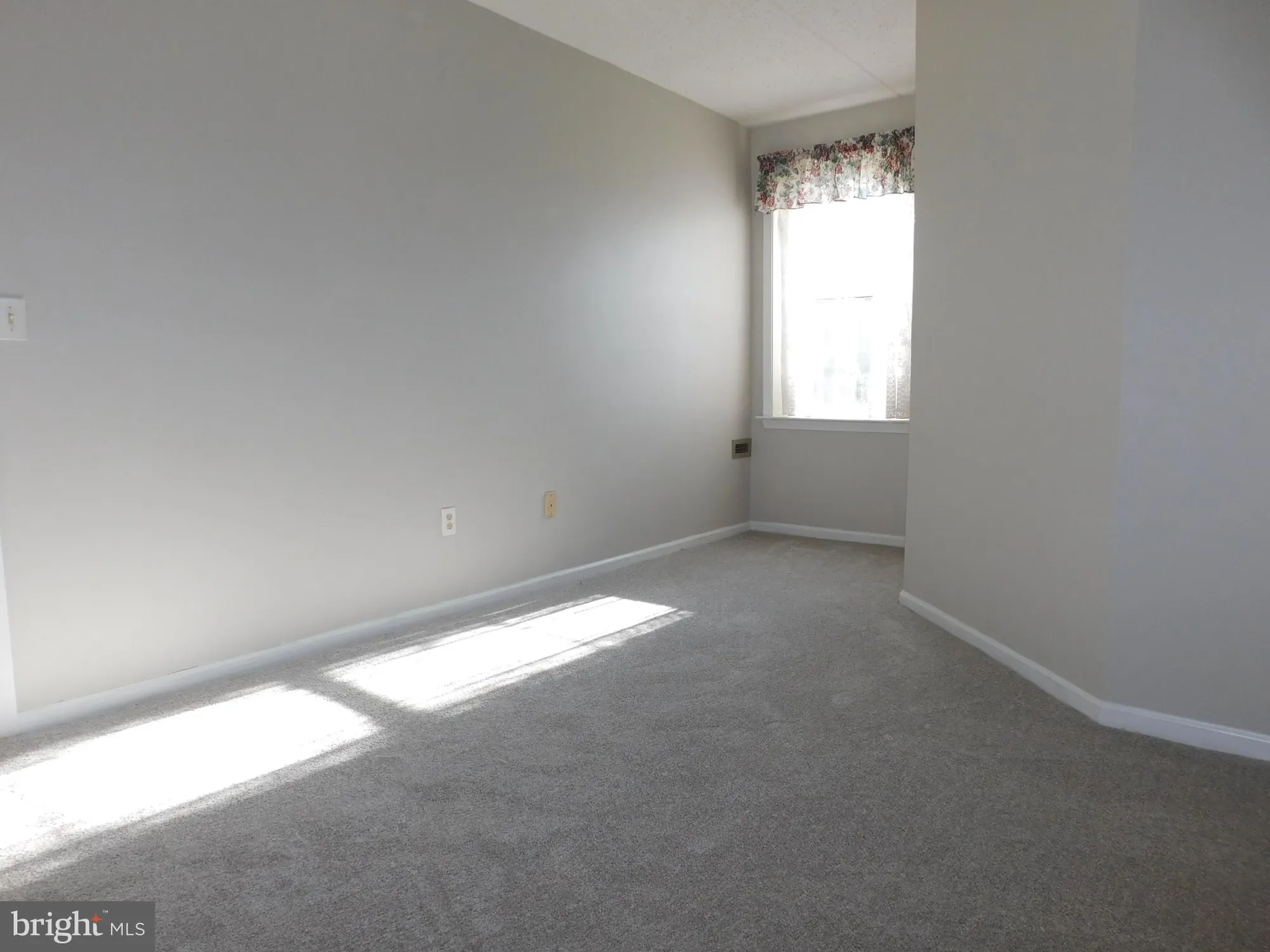 Property Slideshow image 11 of 16 | 4108 centennial sta 410, Warminster, PA, 18974