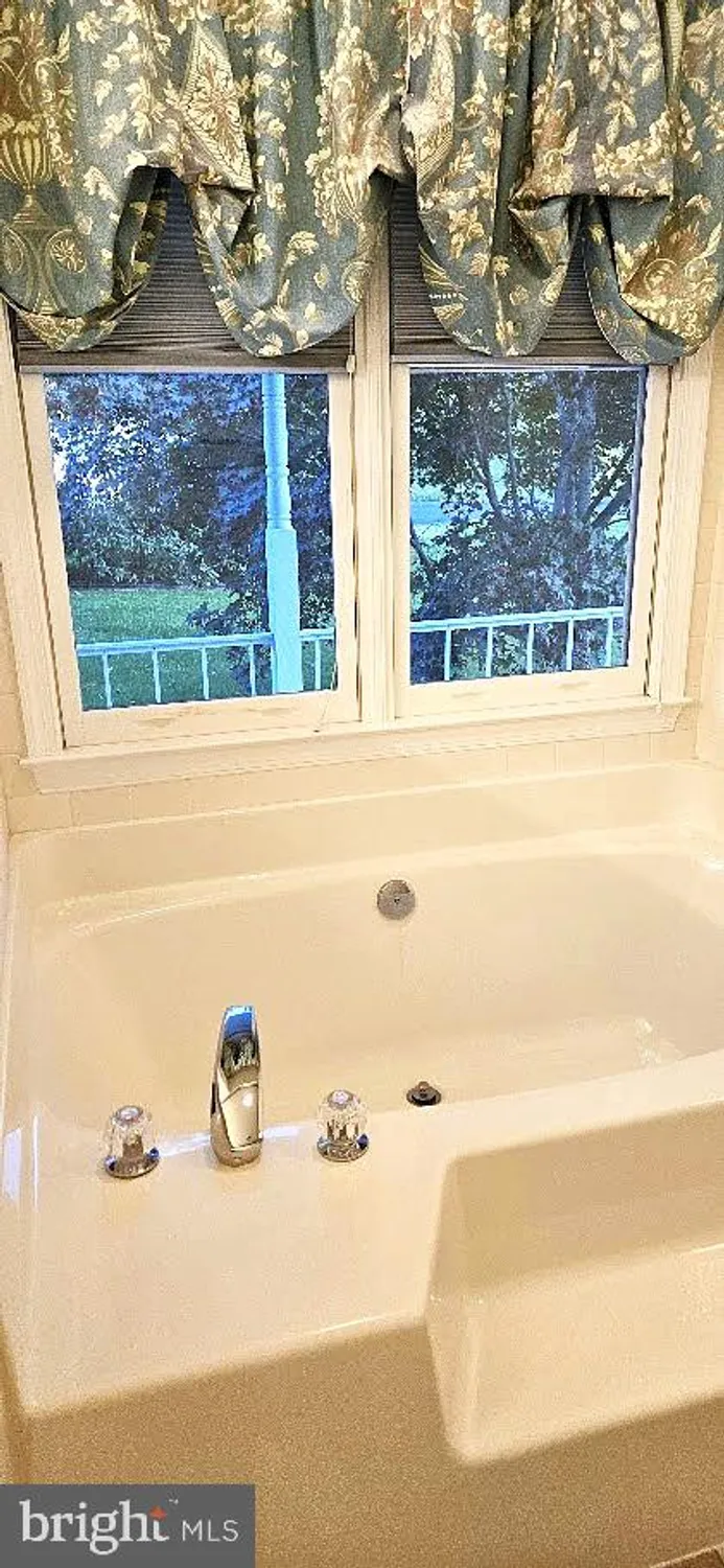 Property Slideshow image 32 of 65 | 6127 greenbriar dr, Fayetteville, PA, 17222
