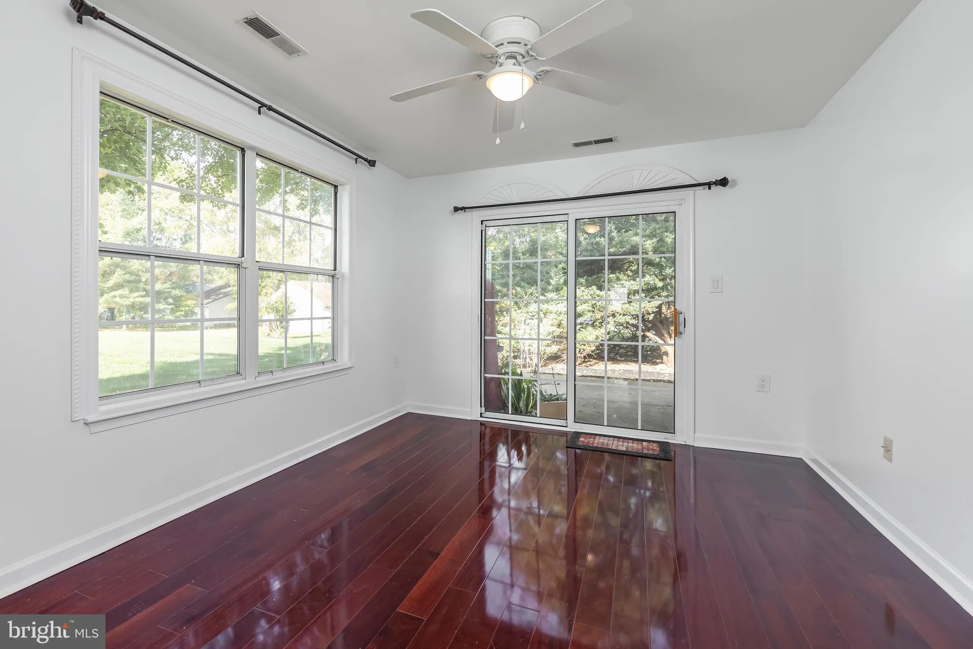 Property Slideshow image 7 of 23 | 8 niland ln, Deptford, NJ, 08096