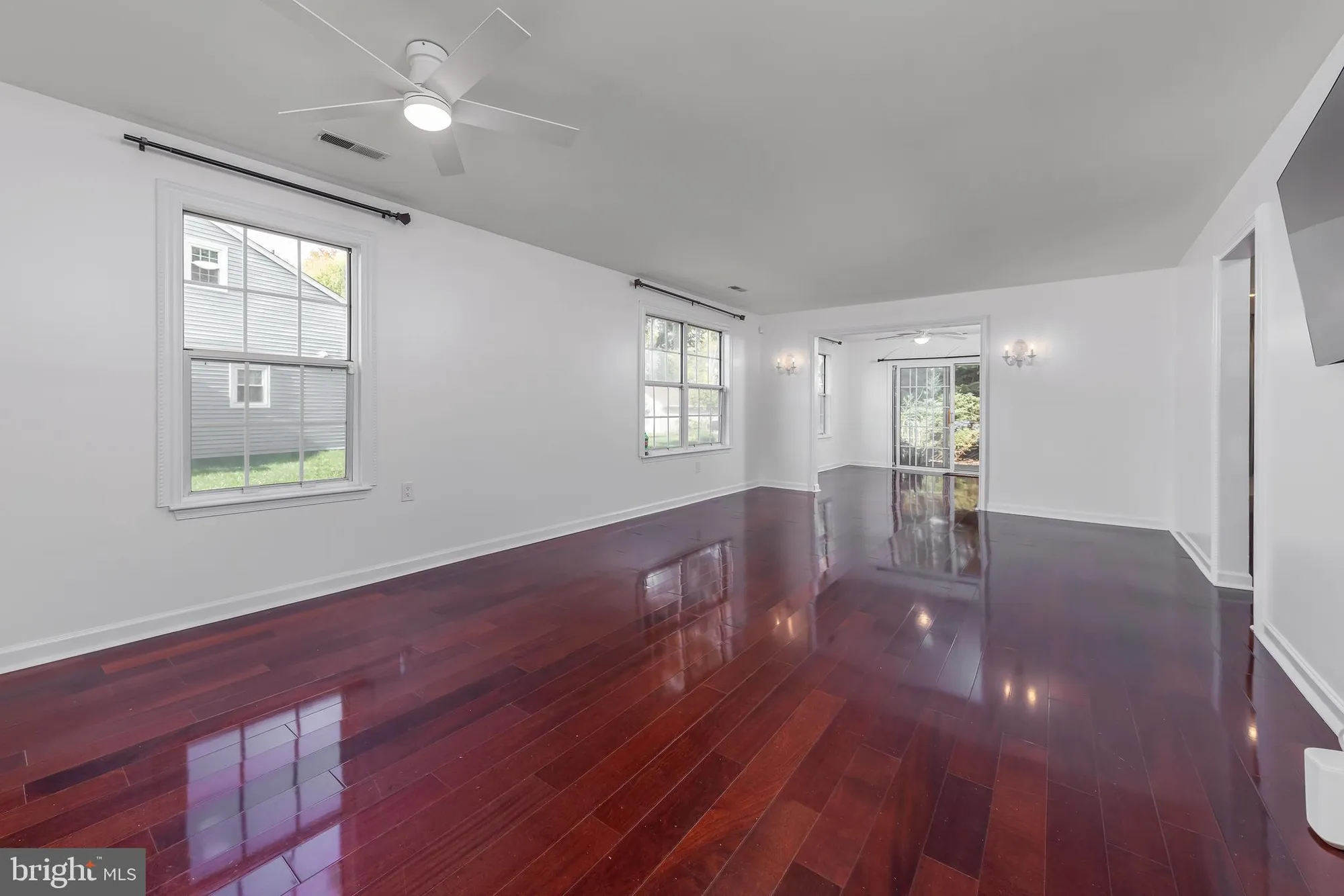 Property Slideshow image 5 of 23 | 8 niland ln, Deptford, NJ, 08096