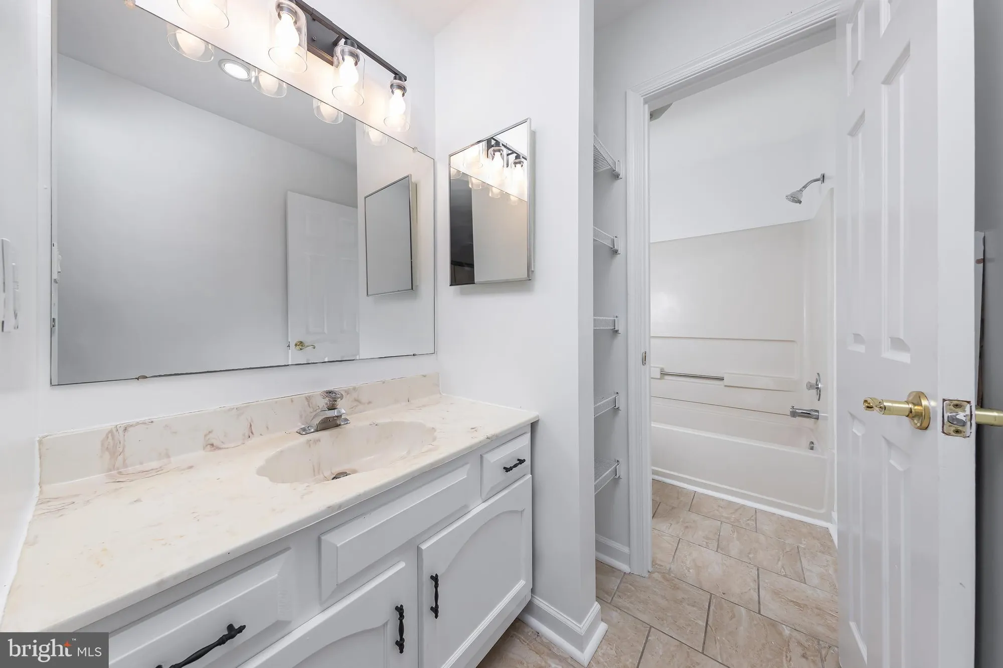 Property Slideshow image 10 of 23 | 8 niland ln, Deptford, NJ, 08096