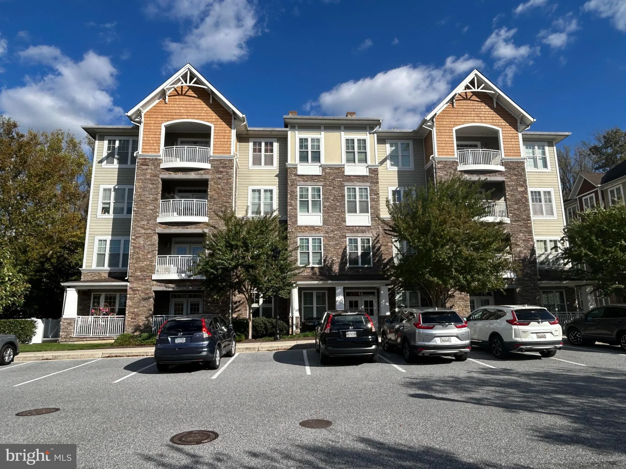 Property Slideshow image 1 of 6 | 11 clay lodge ln unit 204, Catonsville, MD, 21228