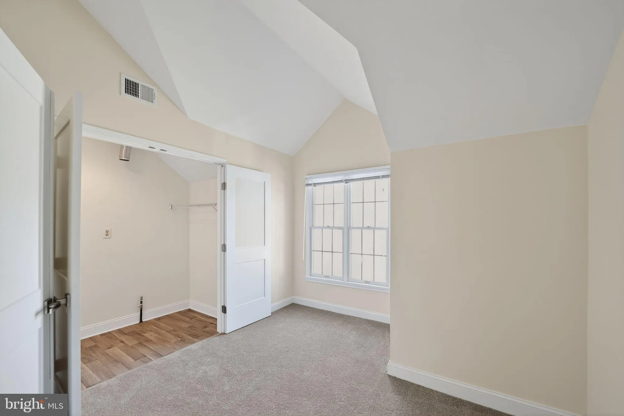 Property Slideshow image 25 of 31 | 6 conifer ct, Princeton, NJ, 08540