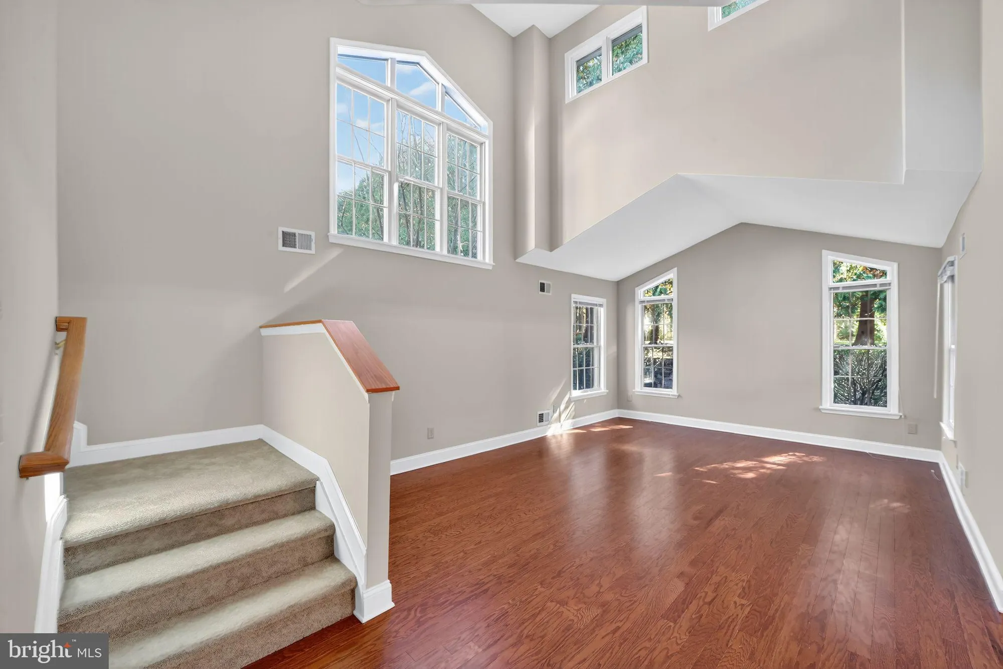 Property Slideshow image 13 of 31 | 6 conifer ct, Princeton, NJ, 08540