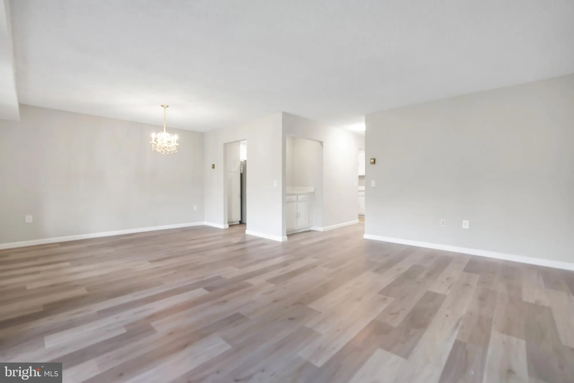 Property Slideshow image 6 of 27 | 15121 glade dr 13-2f, Silver Spring, MD, 20906