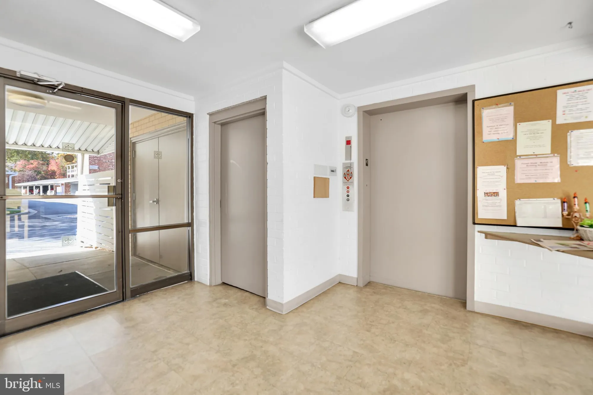 Property Slideshow image 21 of 27 | 15121 glade dr 13-2f, Silver Spring, MD, 20906