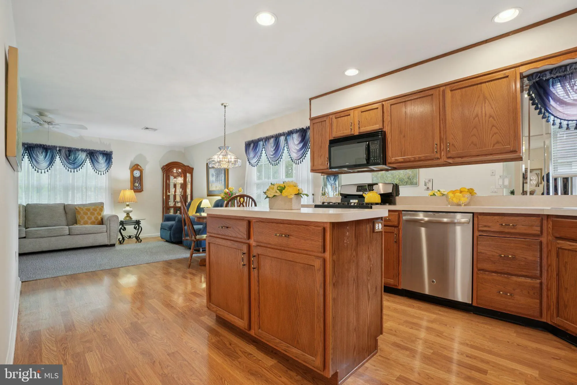 Property Slideshow image 10 of 41 | 2703 meadow lake dr, Toms River, NJ, 08755