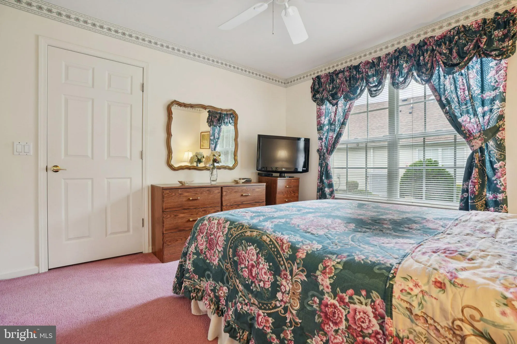 Property Slideshow image 17 of 41 | 2703 meadow lake dr, Toms River, NJ, 08755