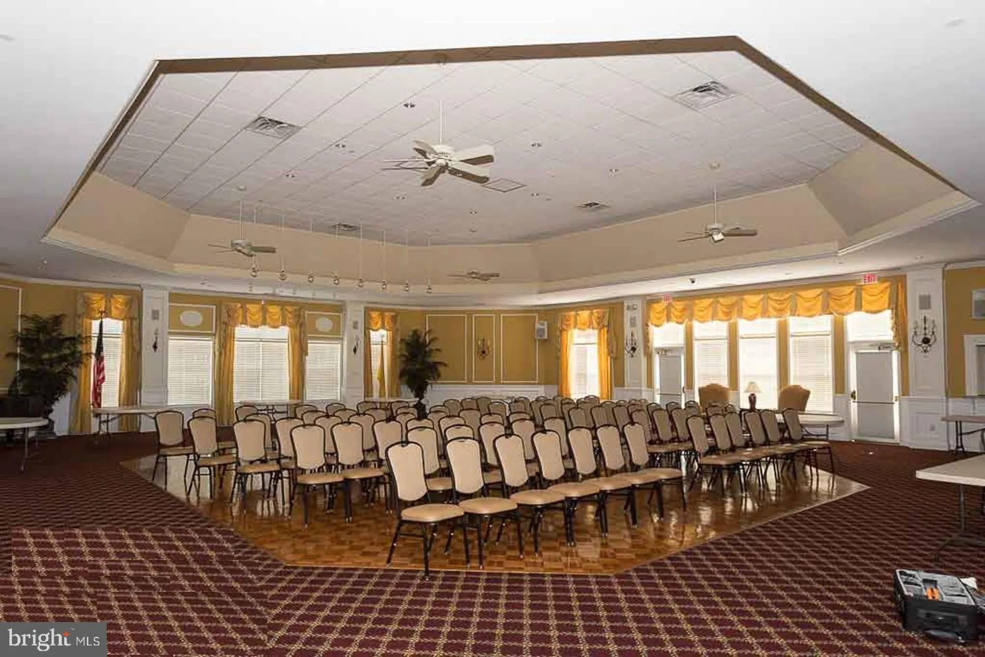 Property Slideshow image 32 of 41 | 2703 meadow lake dr, Toms River, NJ, 08755