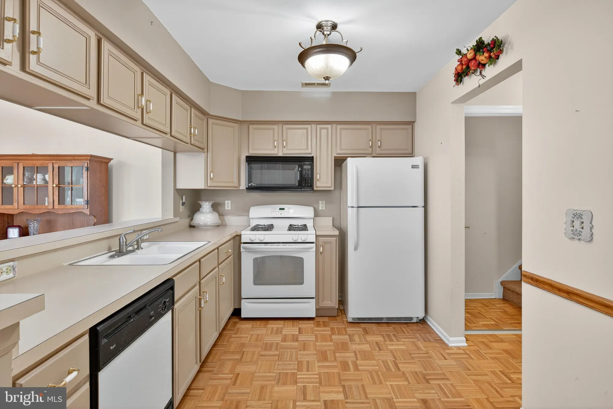 Property Slideshow image 6 of 25 | 62 woolsey ct, Pennington, NJ, 08534