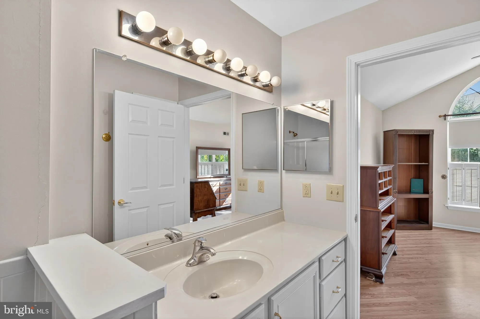 Property Slideshow image 14 of 25 | 62 woolsey ct, Pennington, NJ, 08534