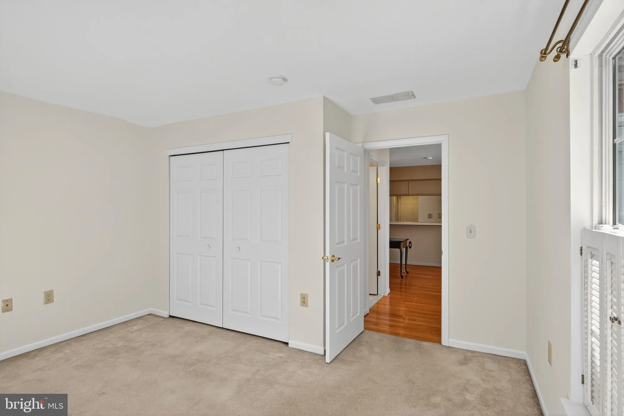 Property Slideshow image 20 of 25 | 62 woolsey ct, Pennington, NJ, 08534