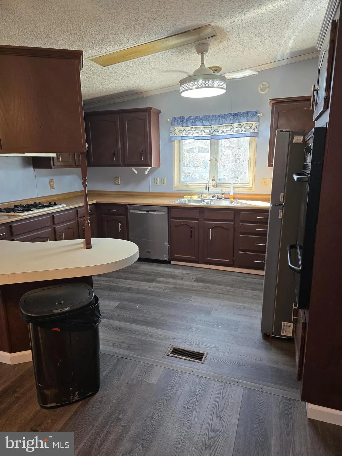 Property Slideshow image 6 of 21 | 43 hickory ln, Mays Landing, NJ, 08330