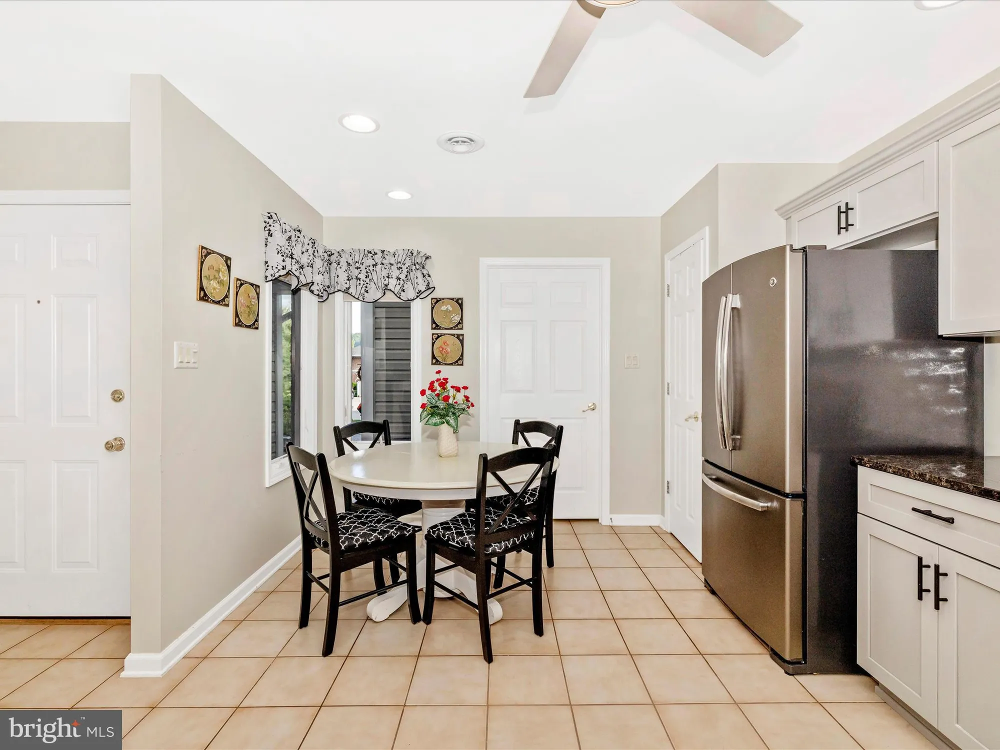 Property Slideshow image 11 of 52 | 2375 aronimink cir, Fayetteville, PA, 17222