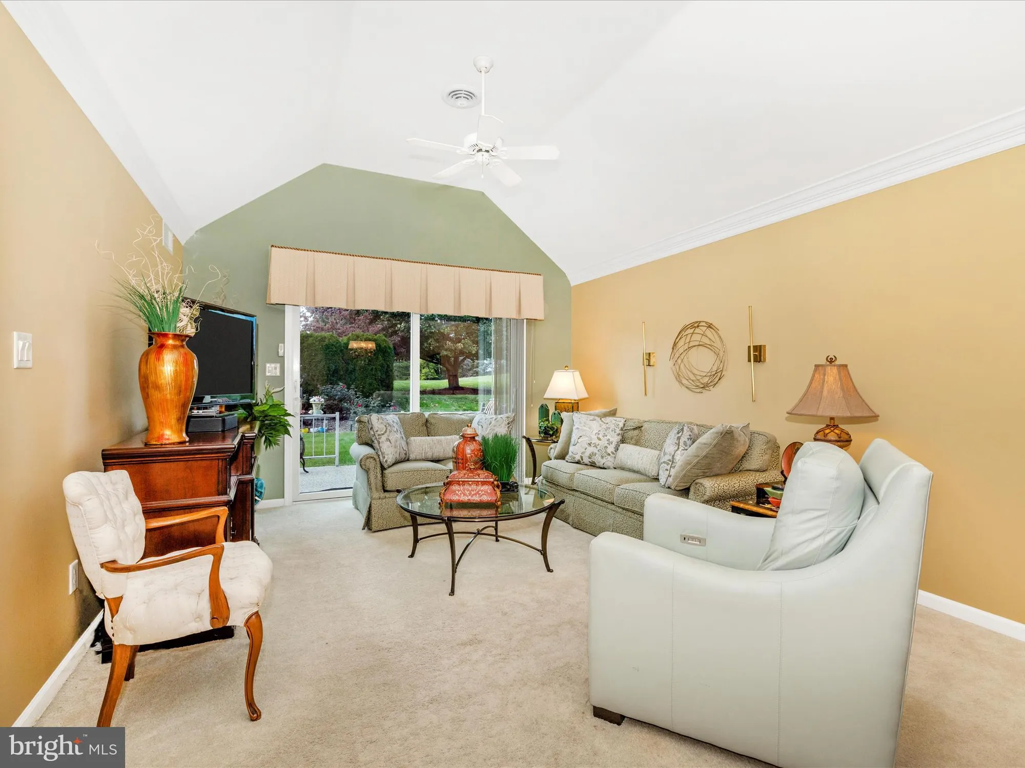 Property Slideshow image 22 of 52 | 2375 aronimink cir, Fayetteville, PA, 17222