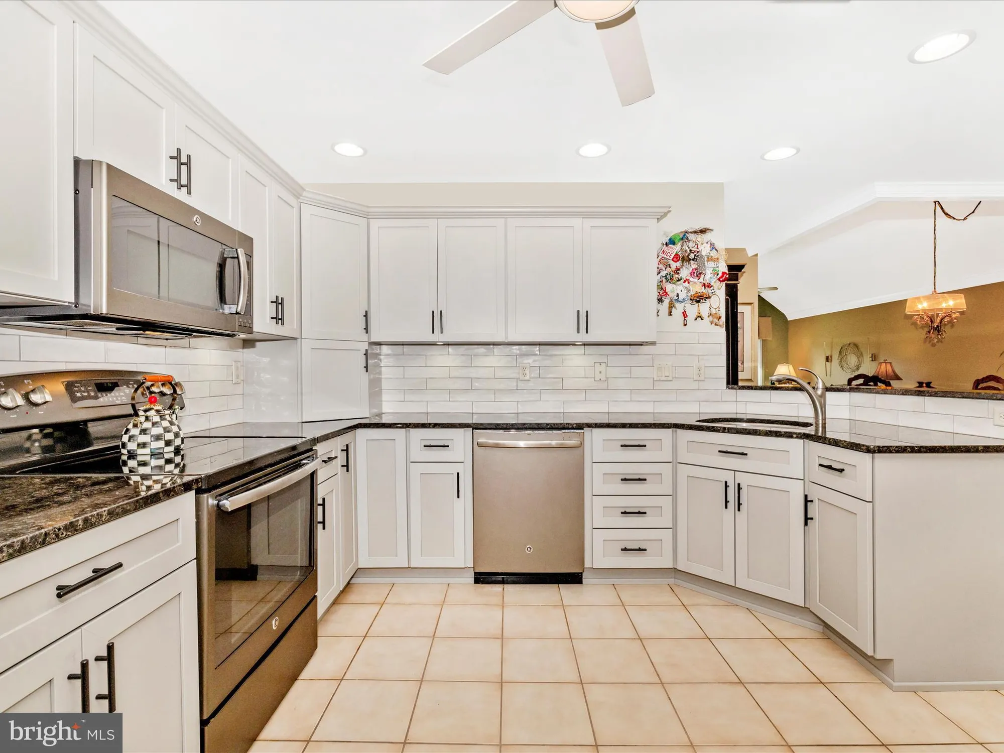 Property Slideshow image 8 of 52 | 2375 aronimink cir, Fayetteville, PA, 17222