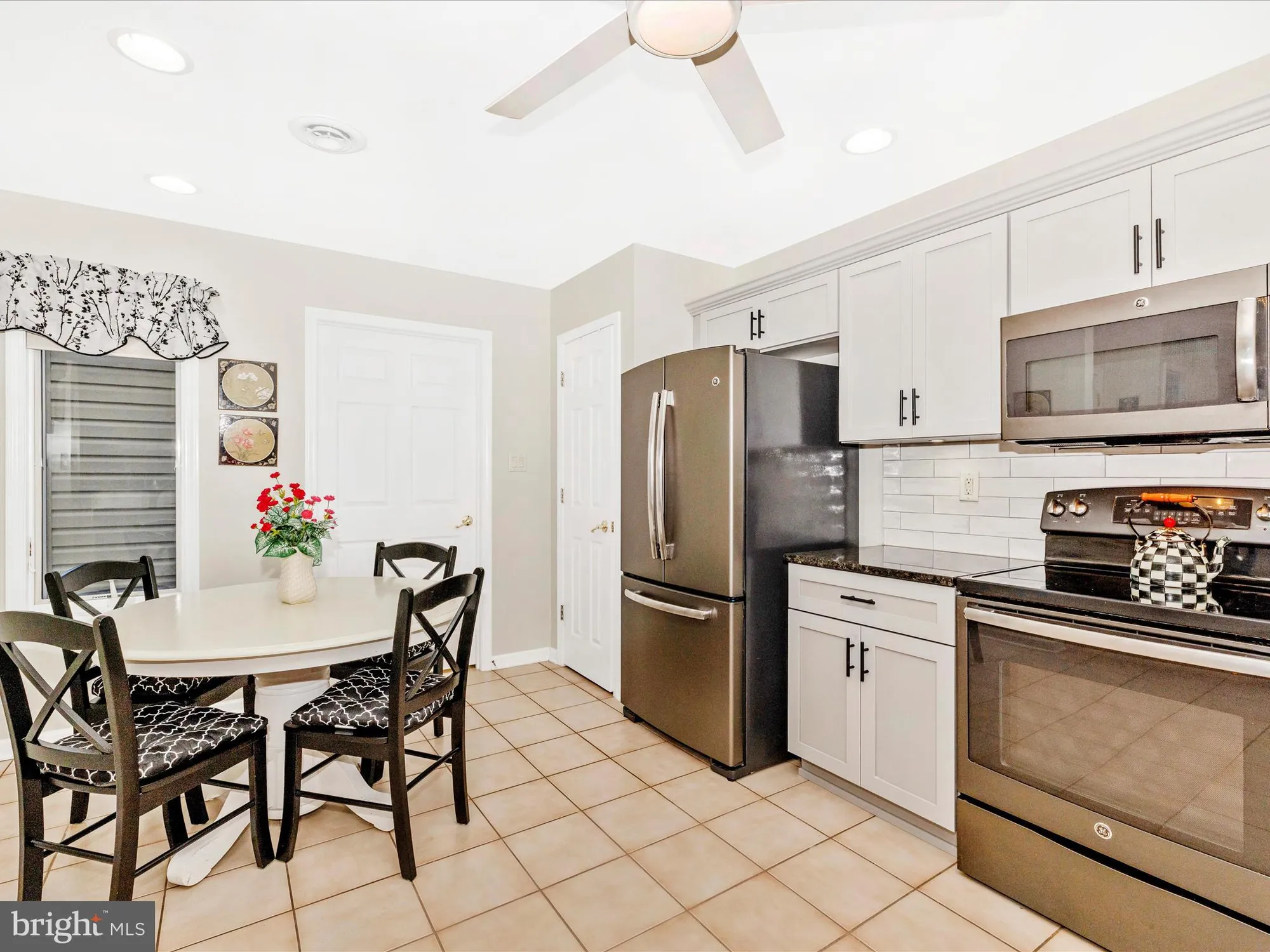 Property Slideshow image 12 of 52 | 2375 aronimink cir, Fayetteville, PA, 17222