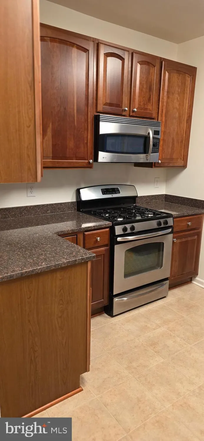 Property Slideshow image 5 of 14 | 1014 samantha ln apt 102, Odenton, MD, 21113