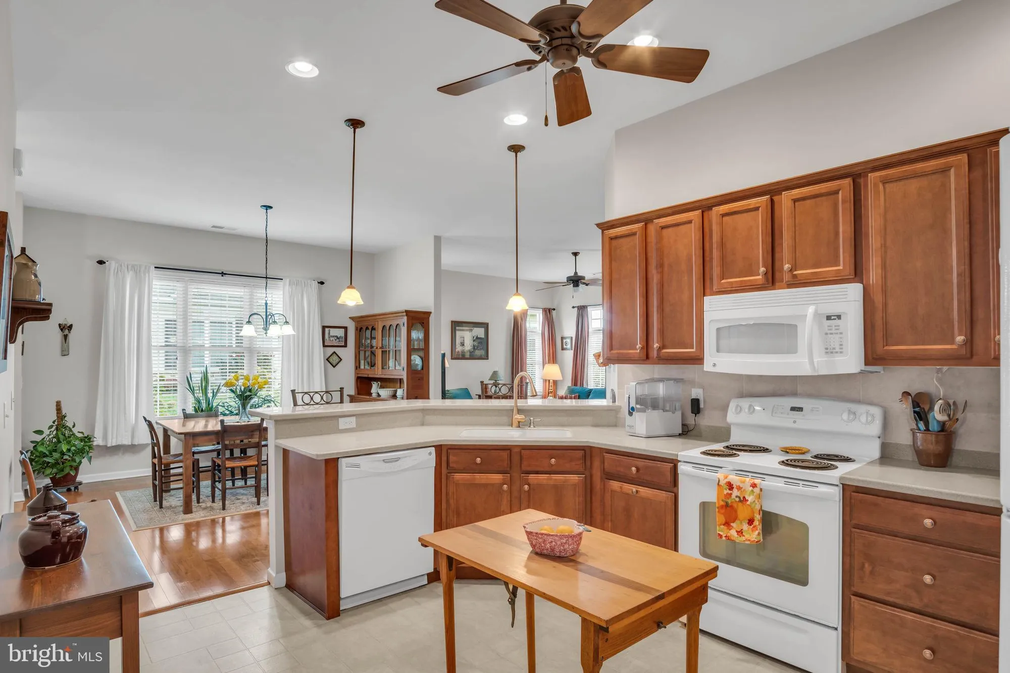 Property Slideshow image 9 of 33 | 110 bluebell dr, Mechanicsburg, PA, 17050