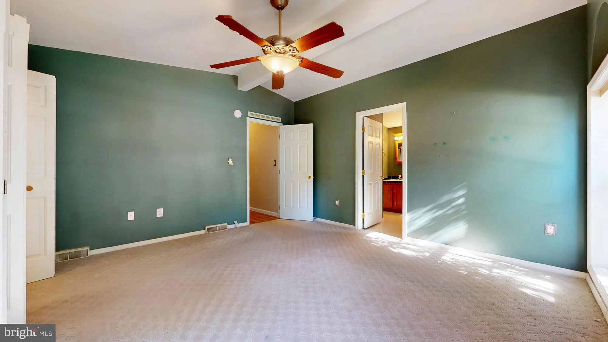 Property Slideshow image 14 of 39 | 72 knollwood dr, Mays Landing, NJ, 08330