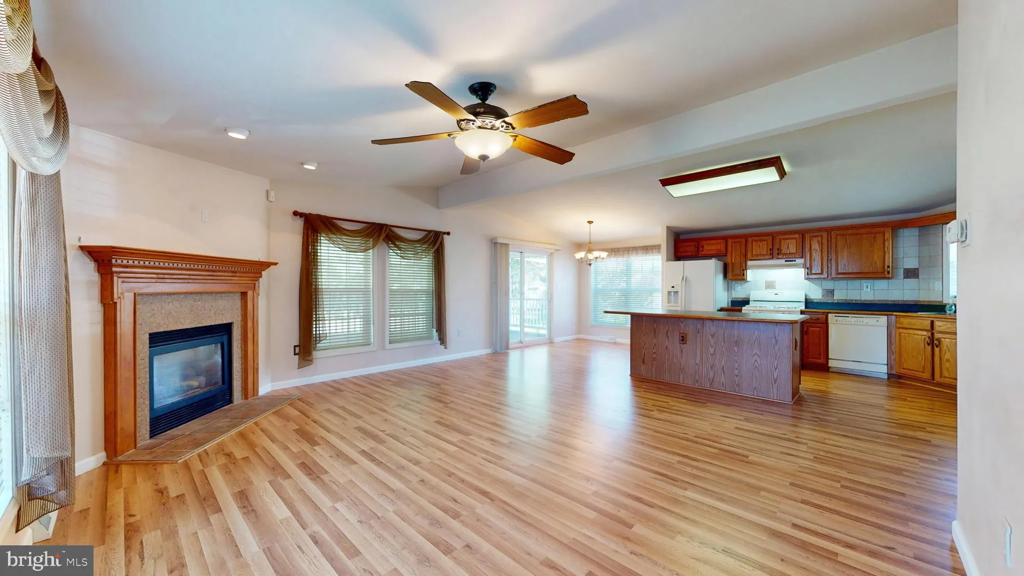 Property Slideshow image 12 of 39 | 72 knollwood dr, Mays Landing, NJ, 08330