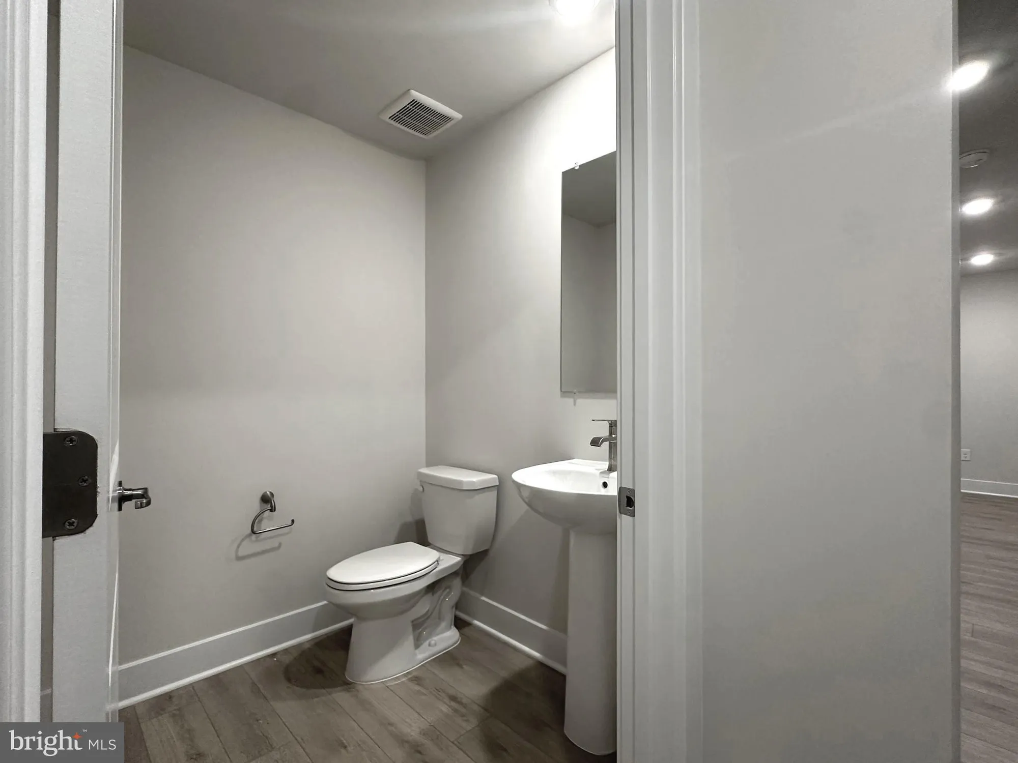 Property Slideshow image 6 of 39 | 1206 crested wood dr, Laurel, MD, 20724