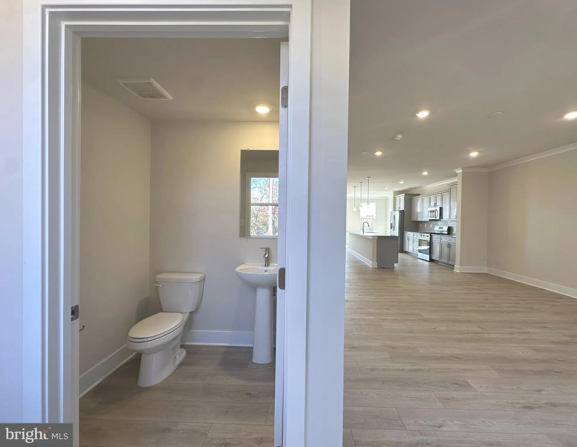 Property Slideshow image 28 of 39 | 1206 crested wood dr, Laurel, MD, 20724