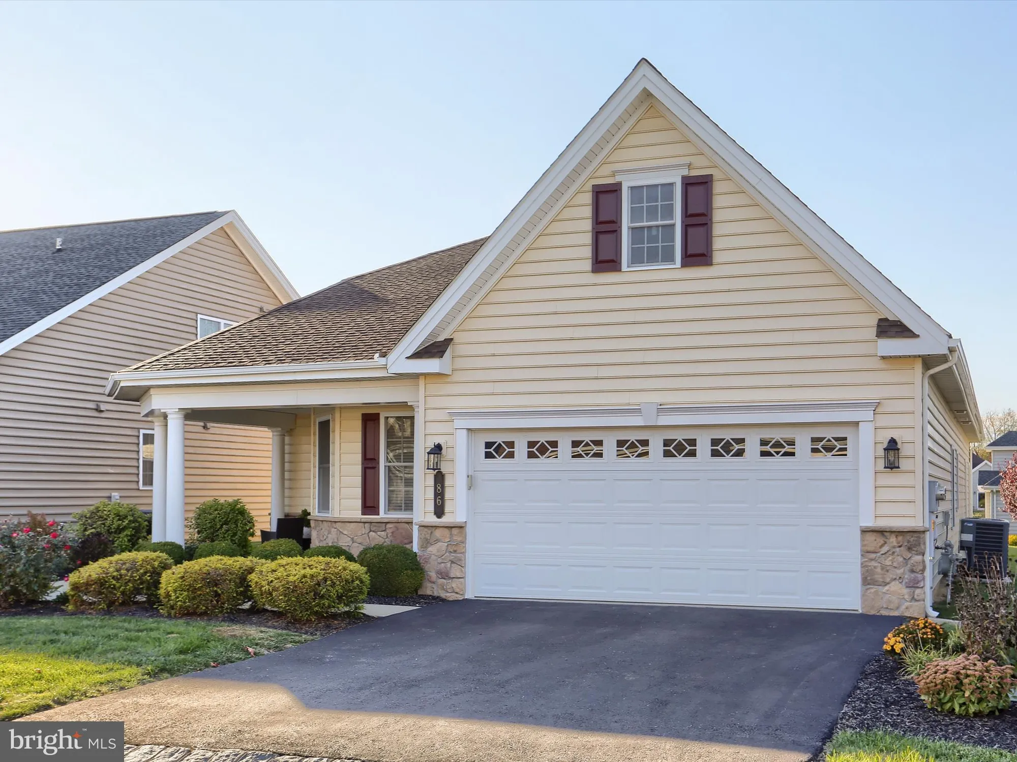 Property Slideshow image 2 of 37 | 86 presidents dr, Mechanicsburg, PA, 17050