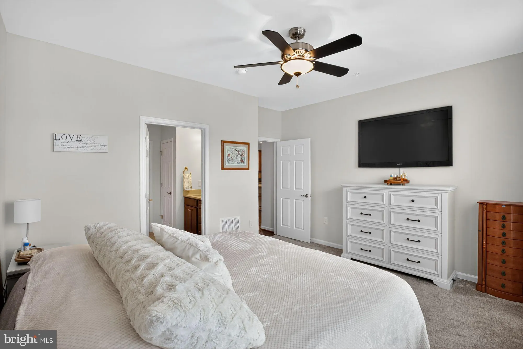 Property Slideshow image 16 of 34 | 130 long point dr, Fredericksburg, VA, 22406